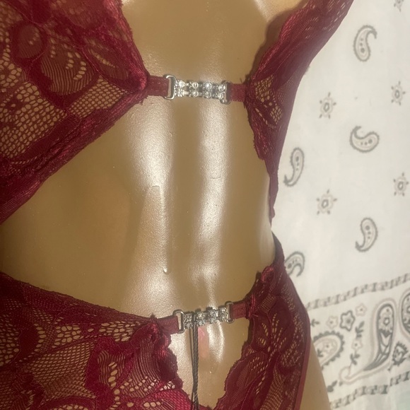 Very sexy lingerie by Avidhove size large and color is burgundy - Picture 2 of 4